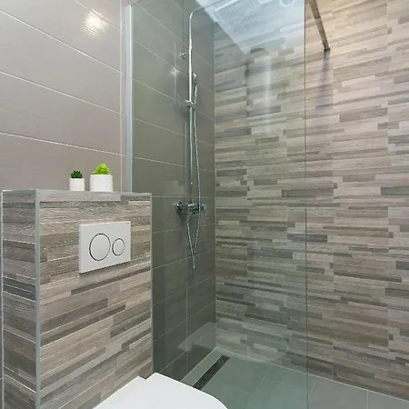 Papilio - Two Bedroom With Terrace *