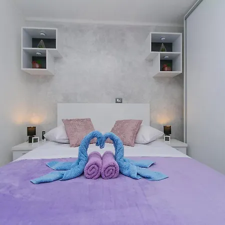 Papilio - Two Bedroom With Terrace * Brela